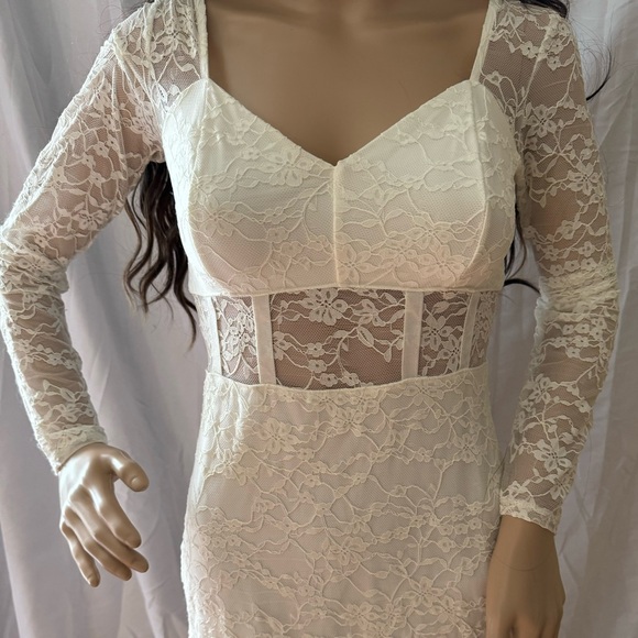 Guess Lace Dress Small NEW - Picture 4 of 9